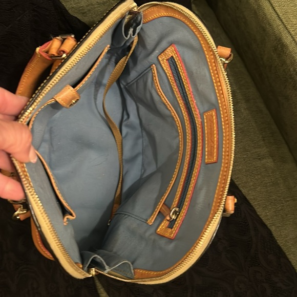 Alma shaped patent leather Dooney and Bourke Vintage handbag - Picture 7 of 8